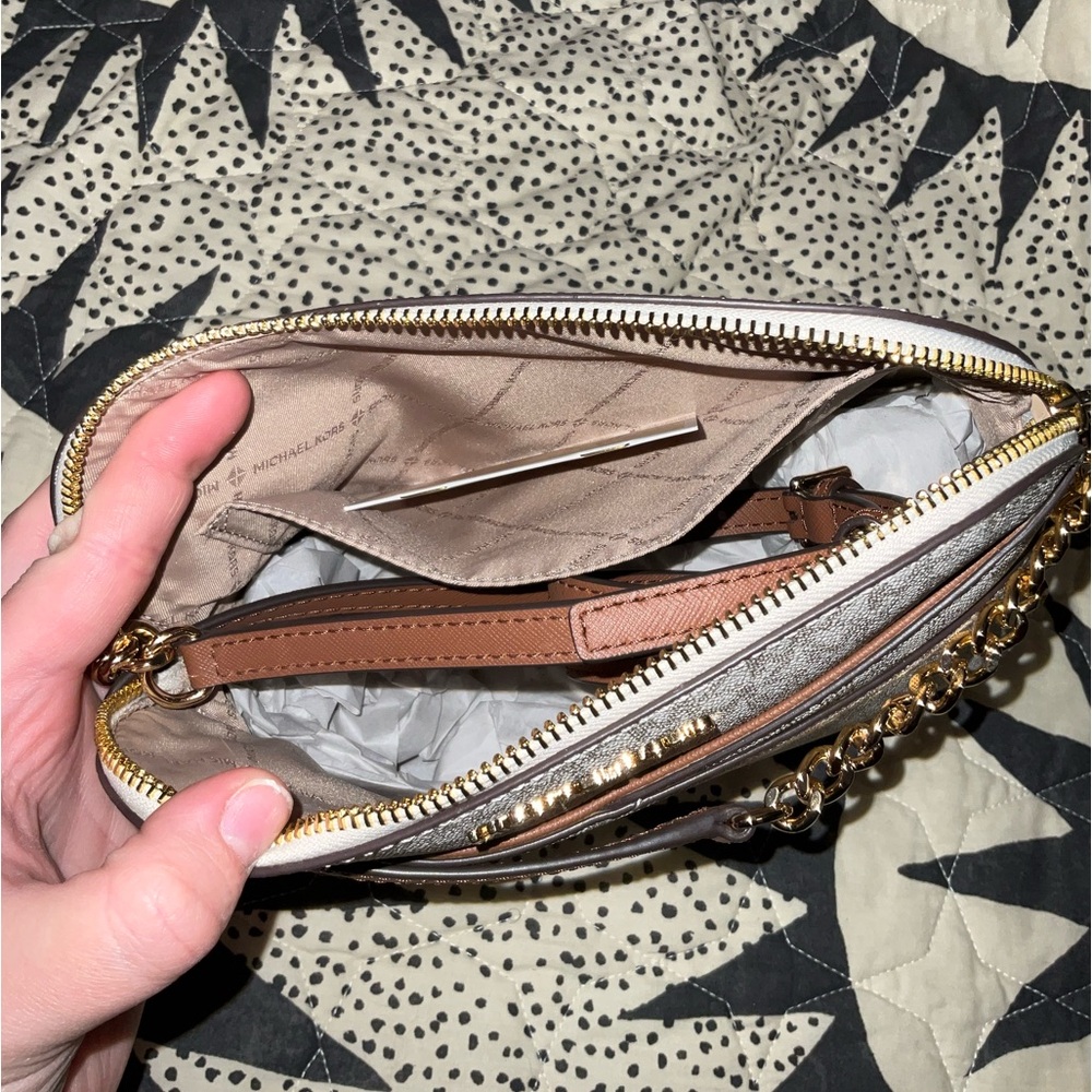 NWT Michael Kors • Jet Set Medium Logo Dome Crossbody Purse - Picture 4 of 7